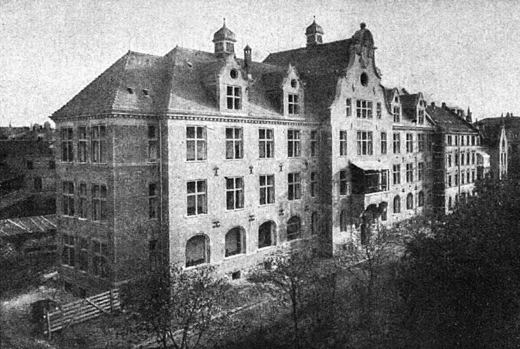 zobrazit detail historického snímku: Ústav pro léčení rakoviny v Heidelbergu.