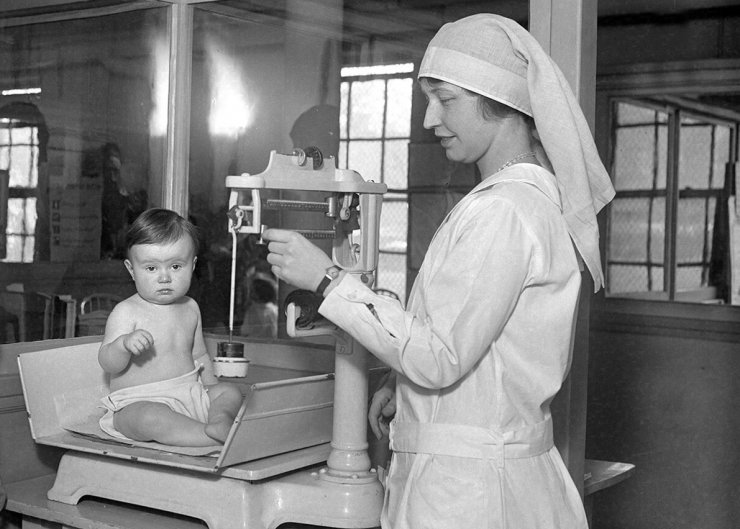 zobrazit detail historického snímku: Dítě v nemocnici.