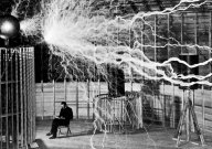 Nikola Tesla: bezpečná elektřina a bezdrátové žárovky: Jméno geniálního vynálezce Nikoly Tesly je…