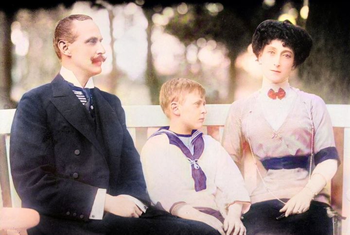 Norský král Haakon, královna Maud a princ Olaf. - klikněte pro zobrazení detailu