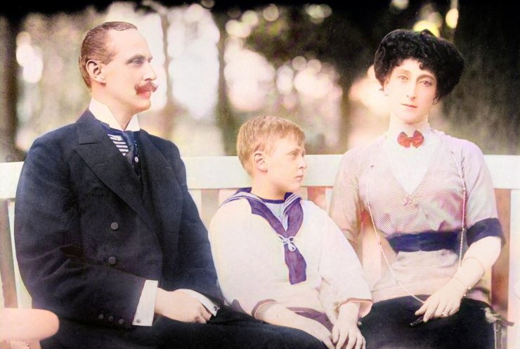 zobrazit detail historického snímku: Norský král Haakon, královna Maud a princ Olaf.
