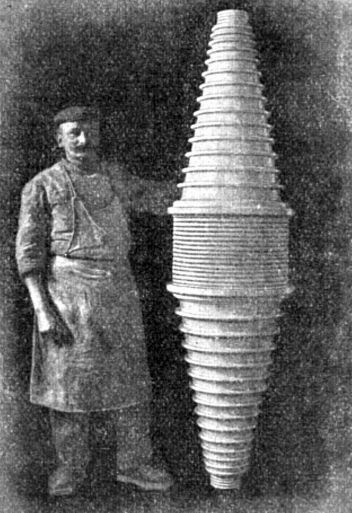 Obrovský isolátor. - klikněte pro zobrazení detailu Obrovský isolátor. - klikněte pro zobrazení detailu