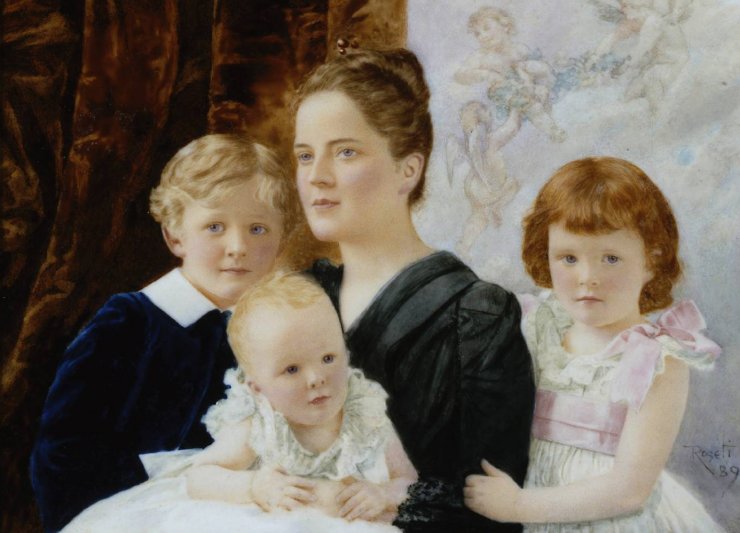 zobrazit detail historického snímku: Matka s dětmi.