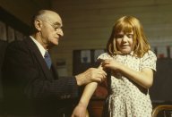 Rok 1907: Starosta a lékaři ve sporu o škodlivosti očkování: Může být očkování zdraví škodlivé nebo…