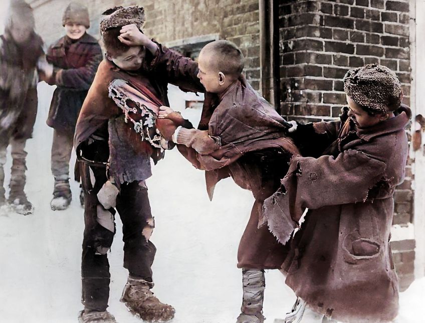 Rok 1925: Desítky tisíc dětí bez domova se v Moskvě živí zločinem: Zajímá vás, jak neuvěřitelně vysoké množství…