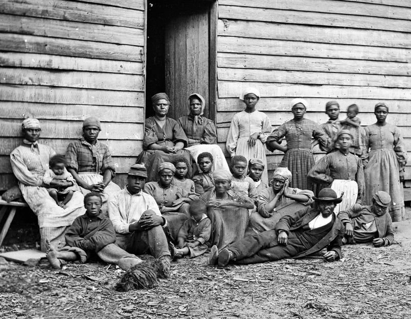 zobrazit detail historického snímku: Otroci.