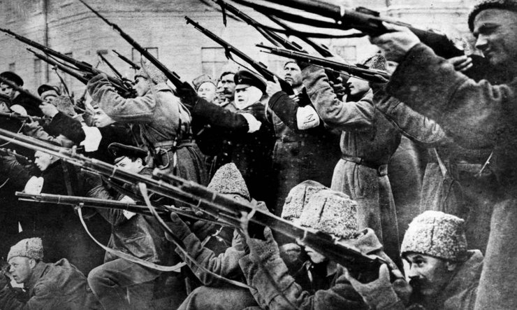 zobrazit detail historického snímku: Bolševici.
