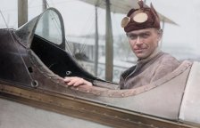 Jedinečná atrakce roku 1930 pro milovníky létání: veřejně přístupný letecký simulátor