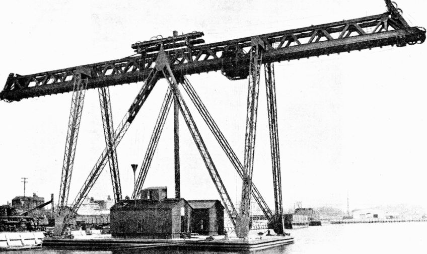 Plovoucí přístavní jeřáb schopný uzvednout až 100 tun: Plovoucí jeřáb je velmi praktický při vykládání a…