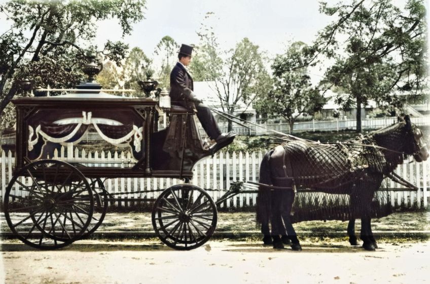 Rok 1902: Nový způsob, jak rozeznat zdánlivě mrtvé od skutečně zemřelých: Naše předky právem děsila možnost, že by například v…