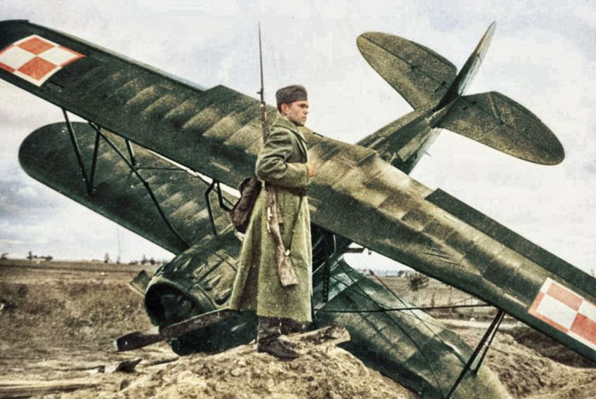 Sovětská bratrská pomoc: dobové vysvětlení, proč Rudá armáda přepadla Polsko: U příležitosti výročí invaze vojsk Varšavské smlouvy…