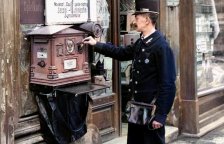 Rok 1909: Jak se stát poštovním doručovatelem? Musíte dokázat, že se nebojíte duchů a strašidel!