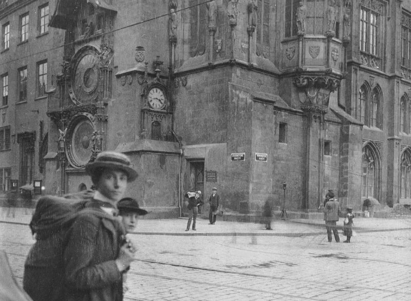 zobrazit detail historického snímku: Orloj na Staroměstské radnice v Praze.