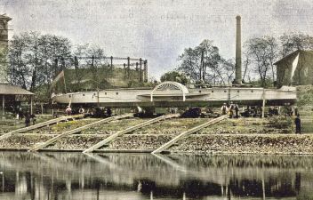 zobrazit detail historického snímku: Hotová loď před spuštěním na vodu.