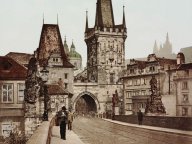Rok 1899: Zpronevěra na pražském magistrátu. Kam utekl úředník, který ji spáchal?: Úředníci by sice měli pracovat v zájmu nás...