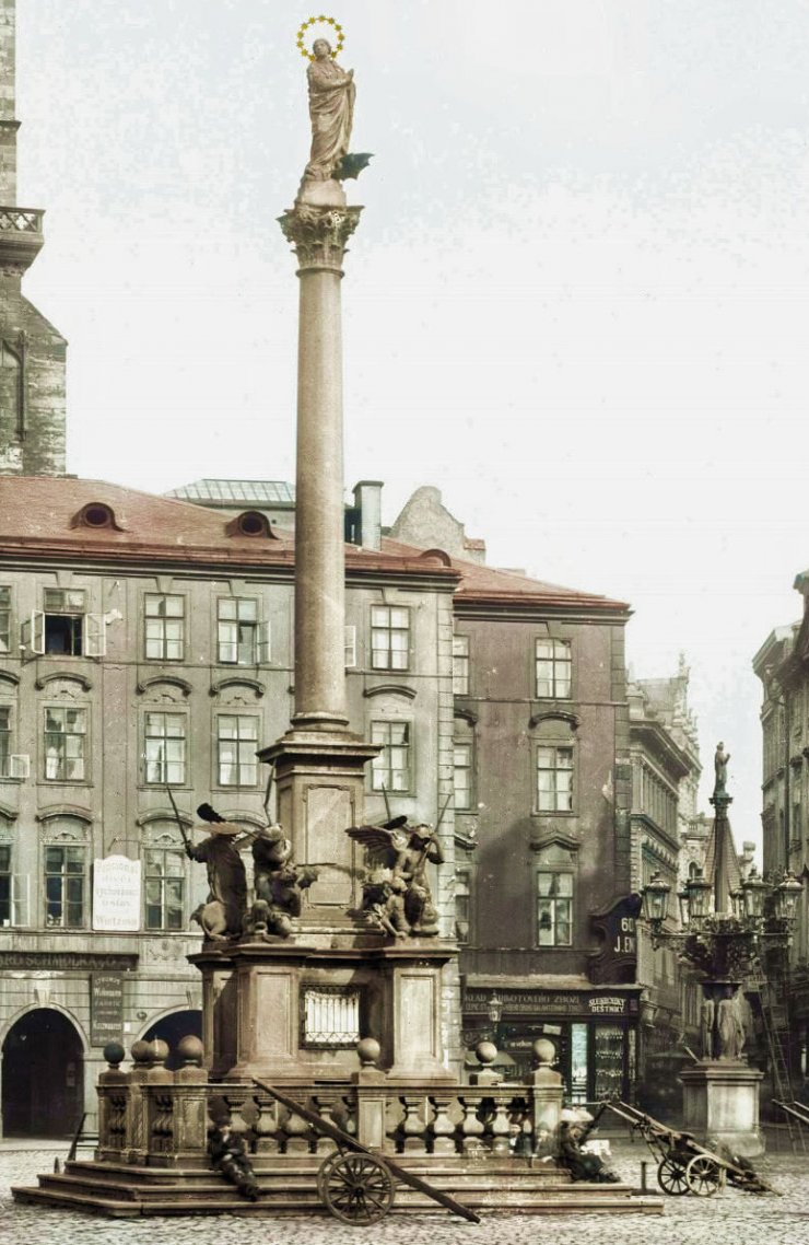 zobrazit detail historického snímku: Marianský sloup v Praze.