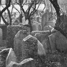 Staré náhrobní kameny na Židovském hřbitově.