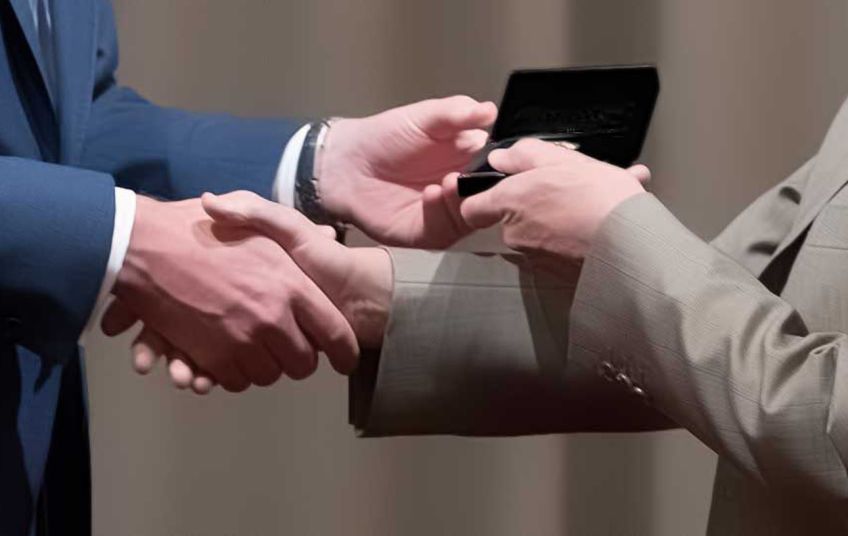 Česká jména: Zlatý i stříbrný dukát opatřený jménem obdarovaného je originálním dárkem: Během roku je dostatek příležitostí k tomu, abyste…