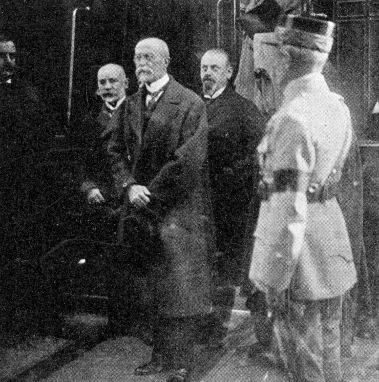 Pan president při košickém uvítacím aktu zobrazit detail historického snímku: Pan president při košickém uvítacím aktu