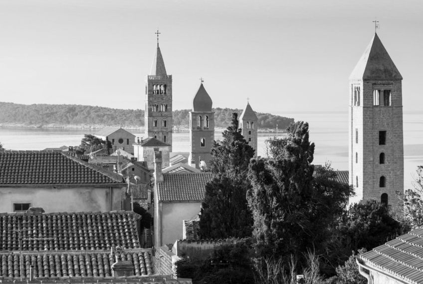 Cestování na začátku 20. století. Kam cestovali naši pradědové a prababičky?: Přemýšleli jste někdy, během cesty na dovolenou, jak…