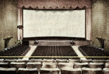 zobrazit detail historického snímku: Promítací sál v kině.
