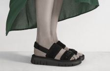 Sandály na platformě a žabky - trendy, které budou dominovat v nadcházejících sezónách