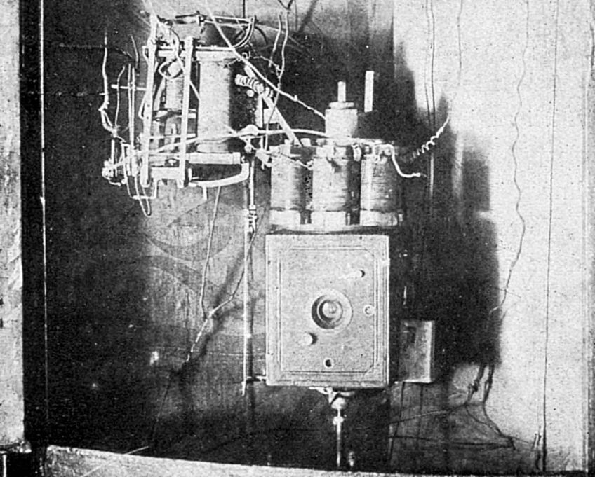 Kleptograf, dávný předchůdce dnešních fotopastí Kleptograf, dávný předchůdce dnešních fotopastí: Pokládáte fotopast za nový vynález, který umožnila…