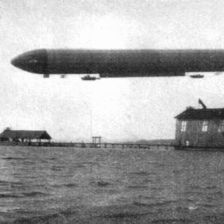 Řiditelná vzducholoď hr. Zeppelina.