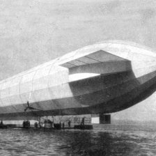 retro fotografie Řiditelná vzducholoď hr. Zeppelina.