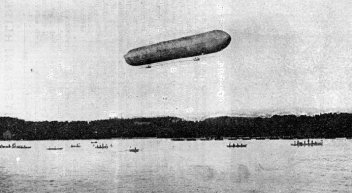 Vzducholoď Zeppelin LZ 1 při vzletu - klikněte pro zobrazení detailu