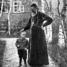Ruský kněz-divotvorce Jan z Kronštatu.
