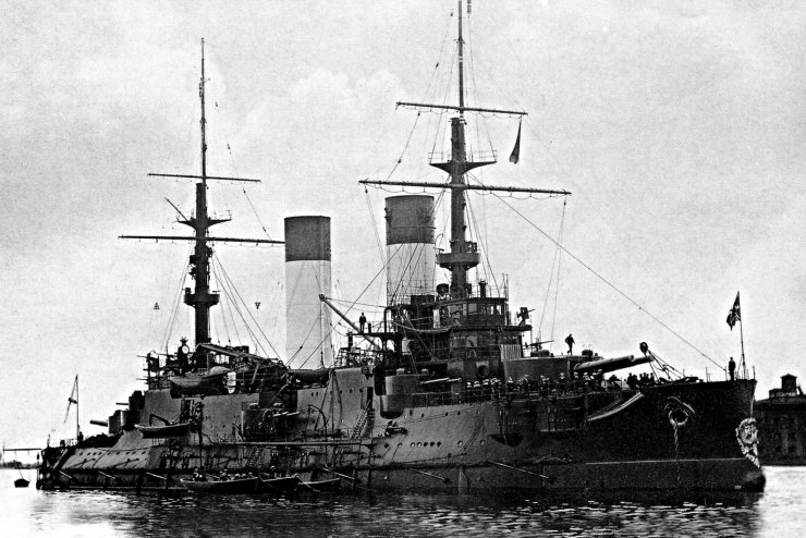 zobrazit detail historického snímku: Ruská válečná loď »Imperator Alexander III.«