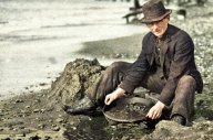 Rok 1908: Kolik zlata je možné vytěžit ve zlatonosné řece Otavě?: Slyšeli jste někdy o tom, že řeka Otava obsahuje...