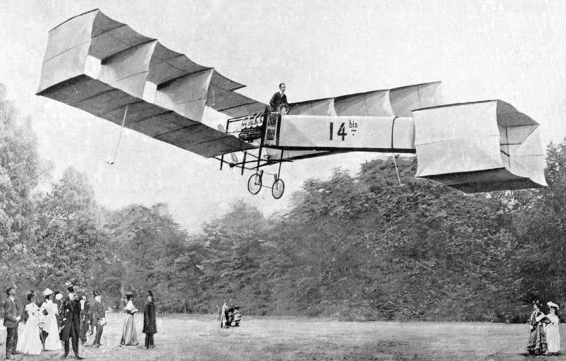 zobrazit detail historického snímku: Santos Dumontovo létadlo.