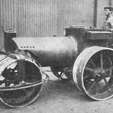 Automobilní silniční válec.