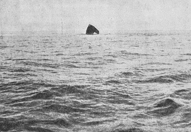 zobrazit detail historického snímku: Skála Rock u ostrovu Hebridských, kde loď „Norge“ ztroskotala.