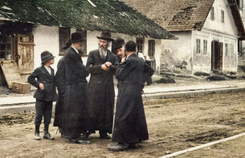 zobrazit detail historického snímku: Židé.