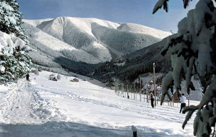 zobrazit detail historického snímku: Zima ve Špindlerově Mlýně.