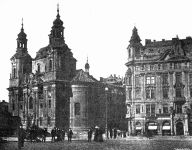 Demolice domu na Staroměstském náměstí: V Praze na Staroměstském náměstí se bouralo.…
