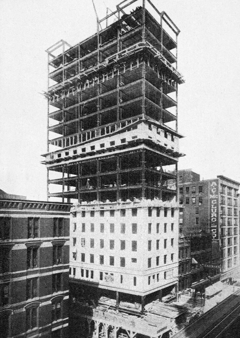 zobrazit detail historického snímku: Novinka ve stavbě amerických mrakodrapů.