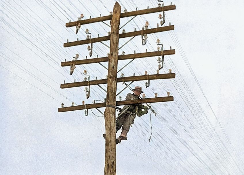 Rok 1925: Historicky první mezinárodní telefonát mezi Prahou a Paříží: Díky mobilům a nejnovějším telekomunikačním…