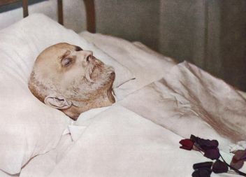 zobrazit detail historického snímku: President Osvoboditel Tomáš Garrigue Masaryk.