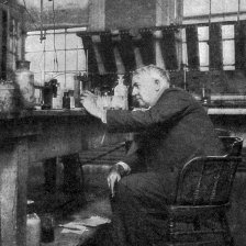 Thomas Alva Edison ve své laboratoři.