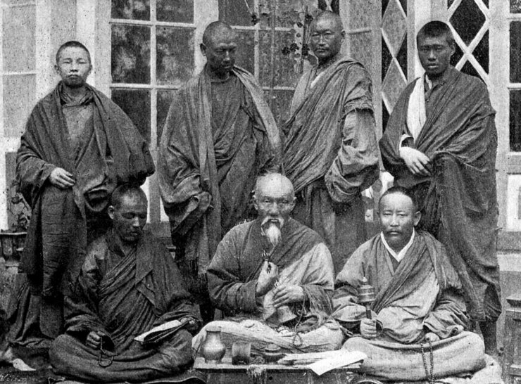 zobrazit detail historického snímku: Tibetští lamové.