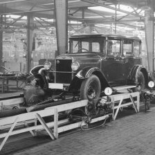 retro fotografie Výroba automobilů Škoda v Mladé Boleslavi.