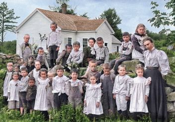 zobrazit detail historického snímku: Školní fotografie.