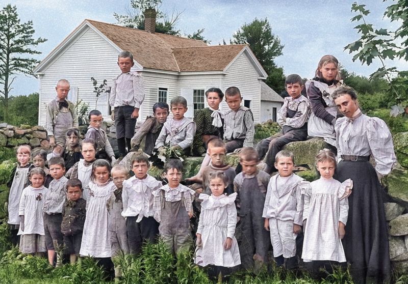 zobrazit detail historického snímku: Školní fotografie.