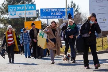 Uprchlíci na hranici Ukrajiny a Slovenska. - klikněte pro zobrazení detailu
