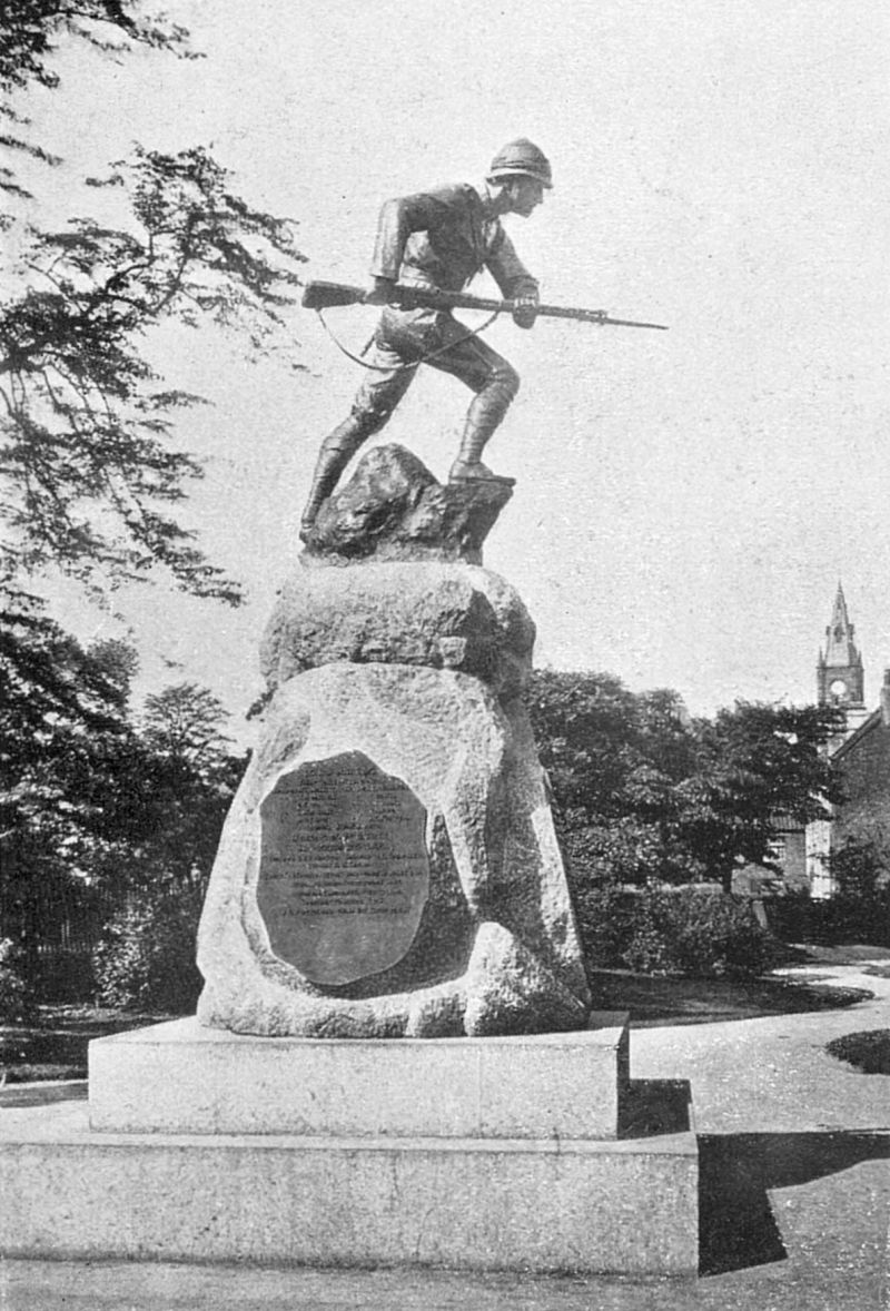 zobrazit detail historického snímku: Nezdařený pomník anglický postavený městem Darlingtonem na počest rodáků padlých ve válce burské.