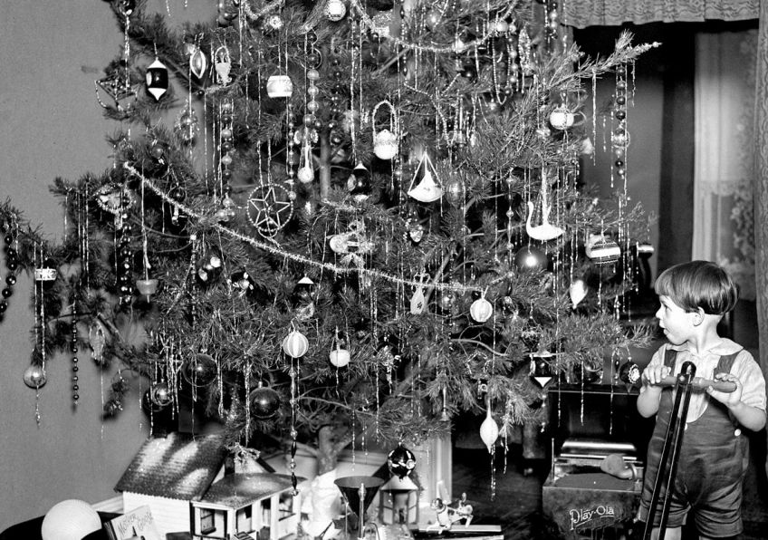 Vánoční tip našich prababiček: proč nad štědrovečerní stůl patří jmelí a jaké jídlo servírovat? Vánoční tip našich prababiček: proč nad štědrovečerní stůl patří jmelí a jaké jídlo servírovat?: Jak naše prababičky chystaly slavnostní vánoční stůl…